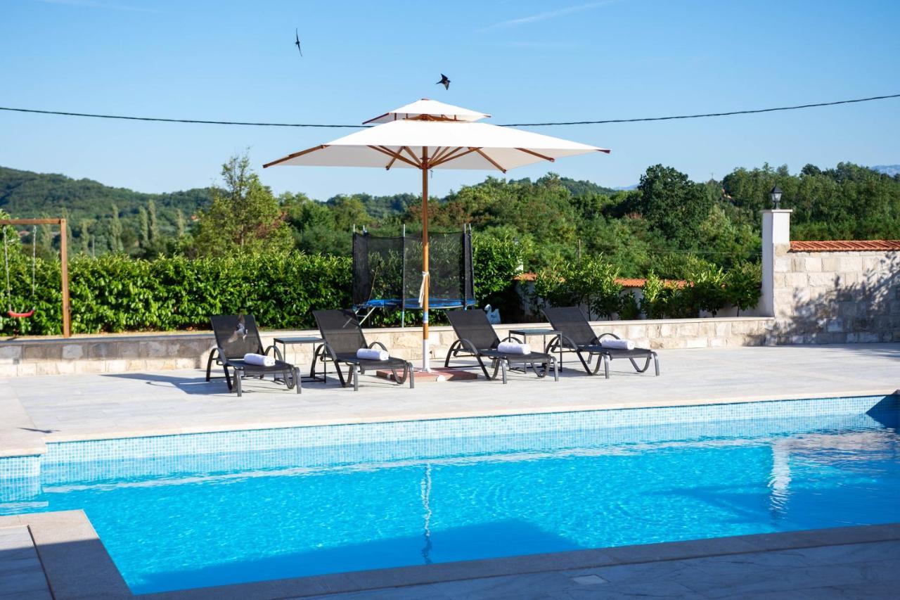 Vacation Villa Matic With 7 Bedrooms Sinj Εξωτερικό φωτογραφία