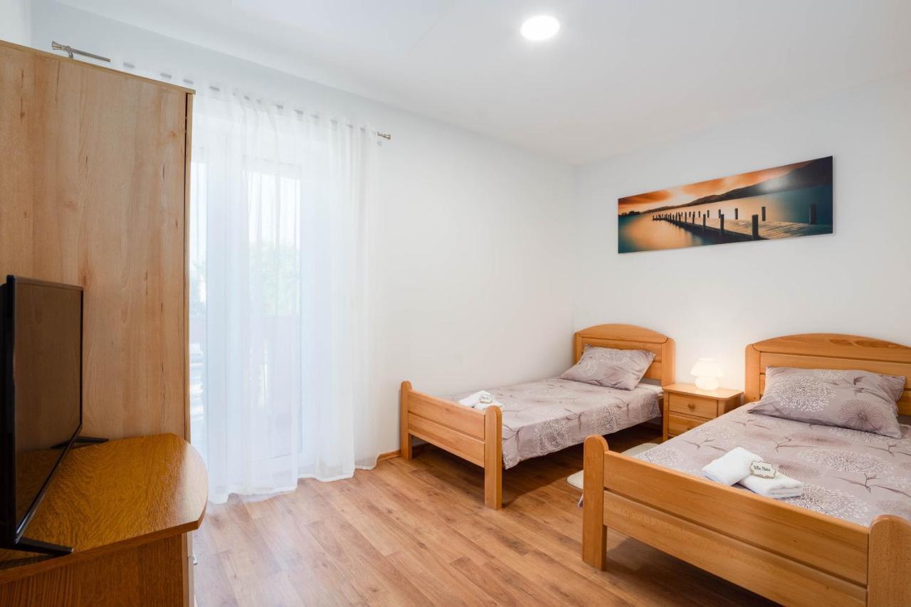 Vacation Villa Matic With 7 Bedrooms Sinj Εξωτερικό φωτογραφία