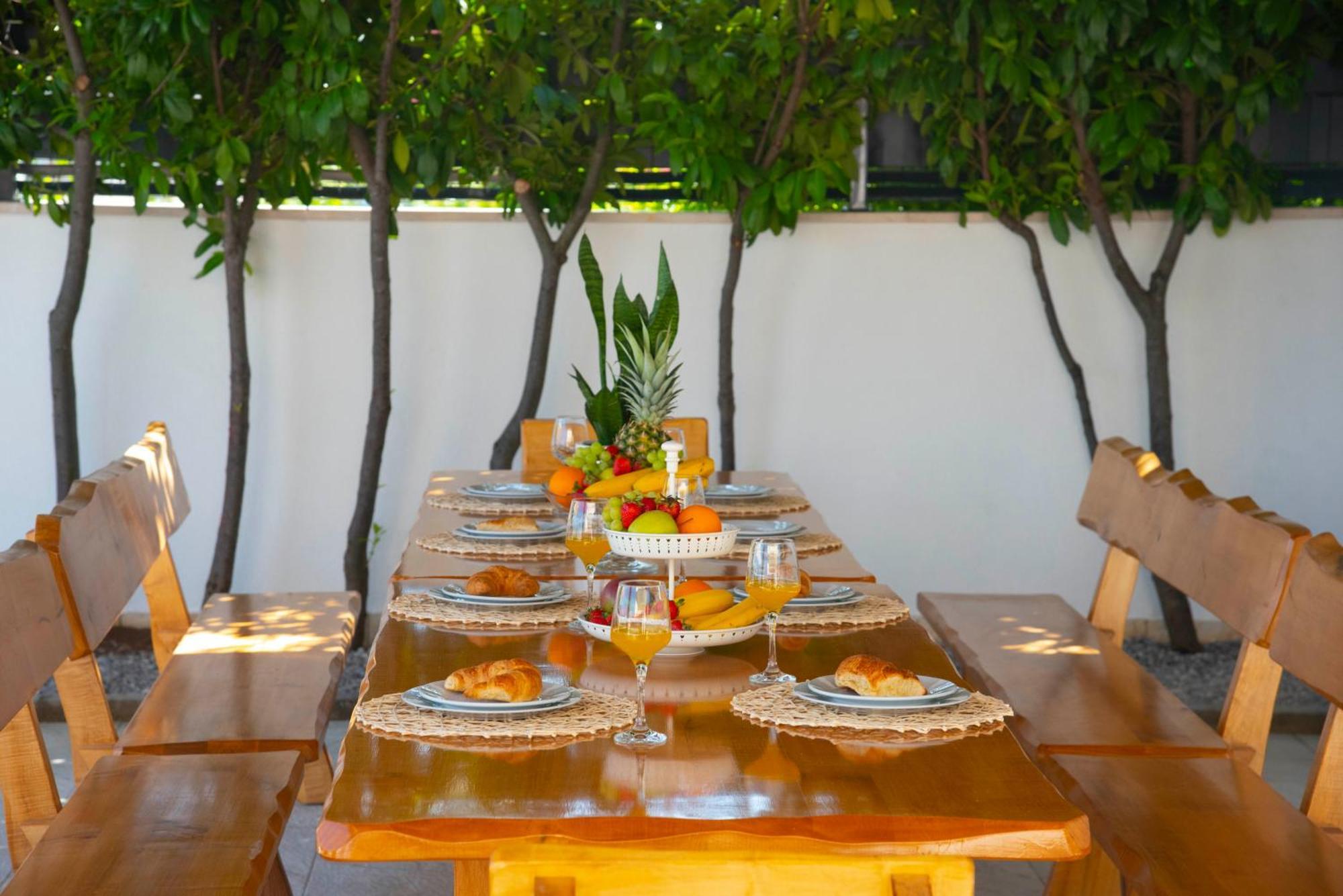 Vacation Villa Matic With 7 Bedrooms Sinj Εξωτερικό φωτογραφία